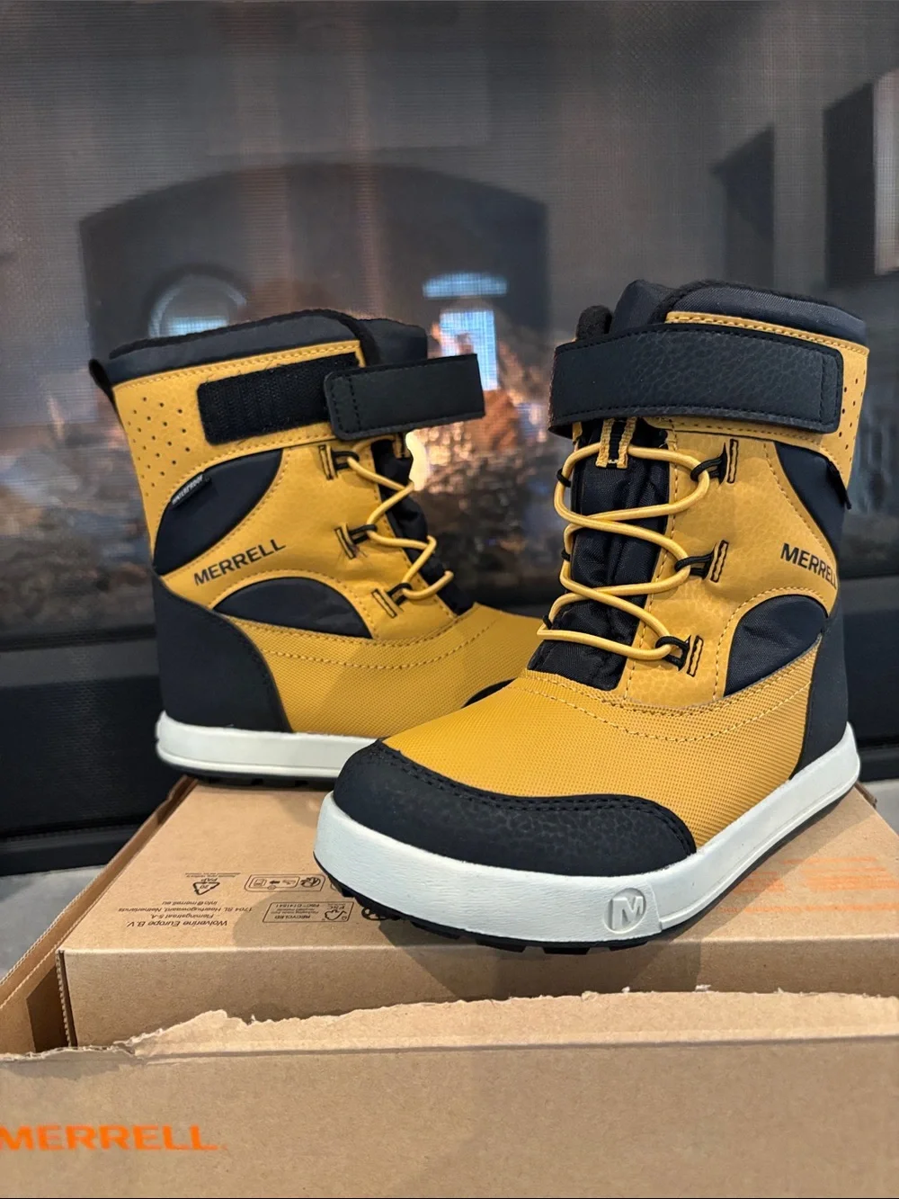 Merrill Snow Storm 3  Waterproof,insulated,velcro,pull tab,rugged sole,winter